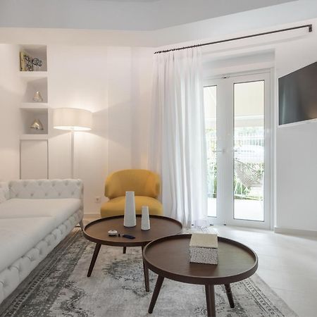 Bliss Living Apartment Vouliagmeni Bagian luar foto